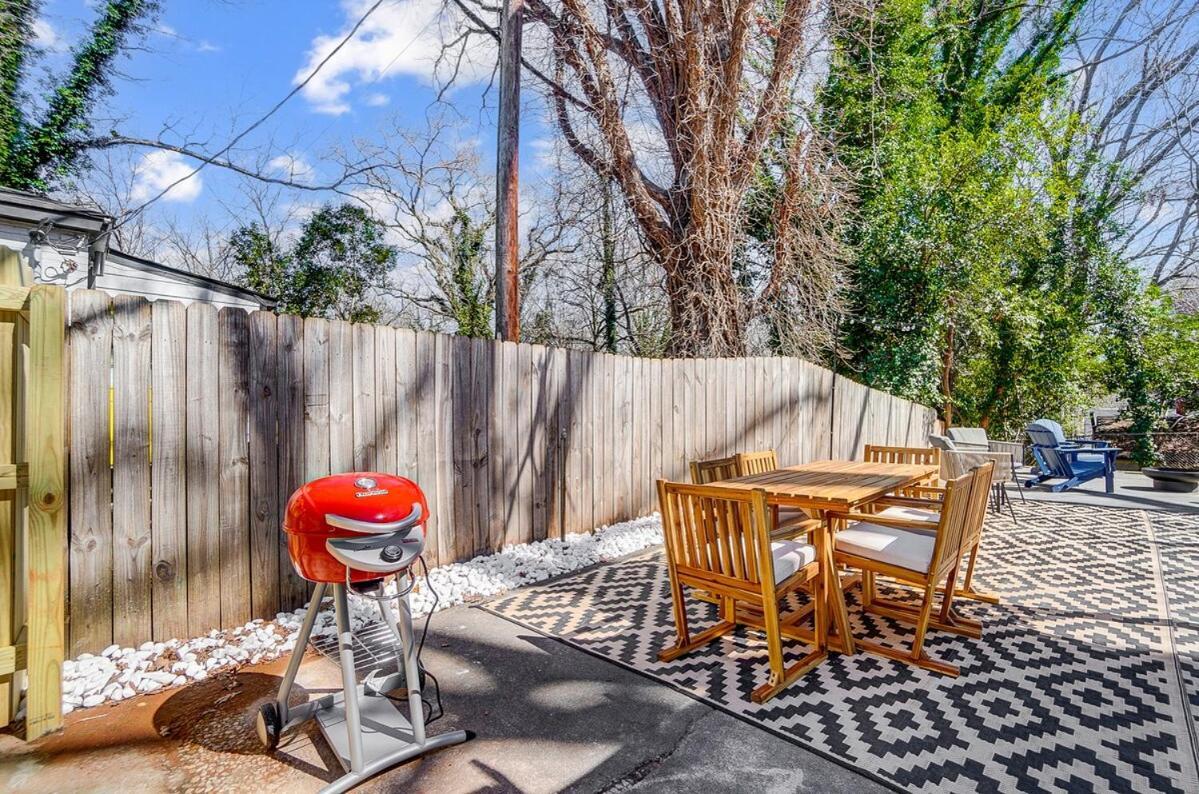 Cozy House W Hot Tub & Big Yard Charlotte Dış mekan fotoğraf